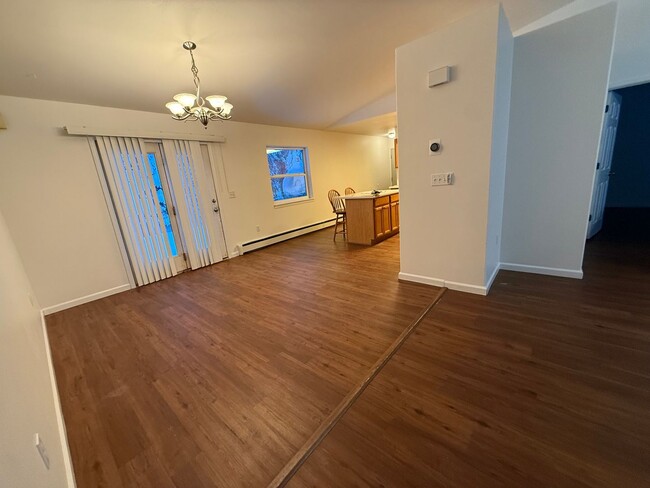 Building Photo - Home in North Pole / 2 Car Garage / Pet friendly