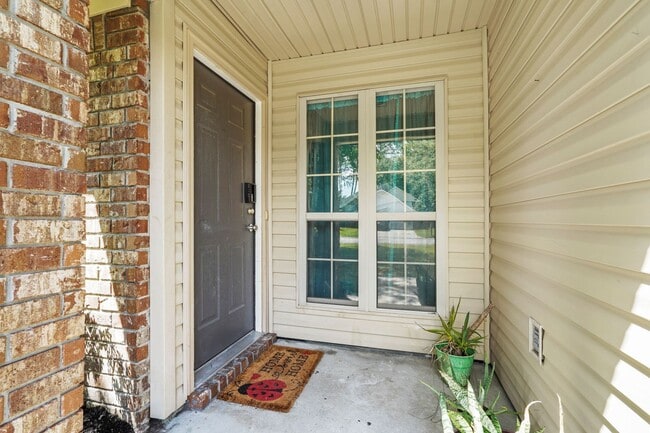 Foto del edificio - Charming Brick Single Family Home in Hinesville For Lease!