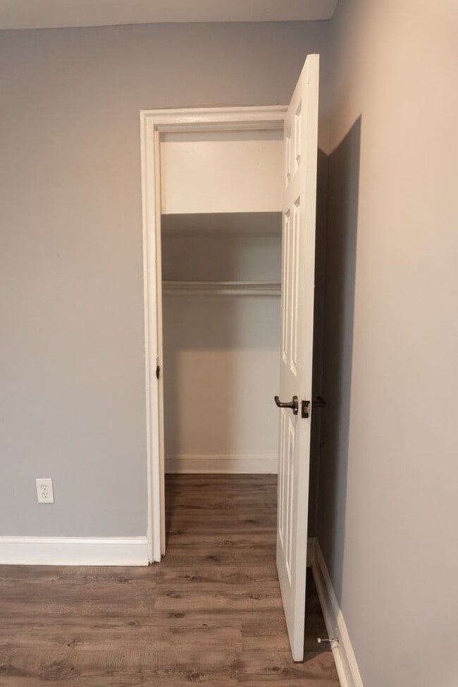 Photo - Capitol Hill/ H street - Renovated 1 bedroom apartment w/parking