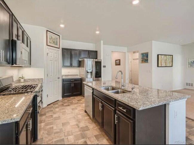 Foto del edificio - 9260 Rifle St