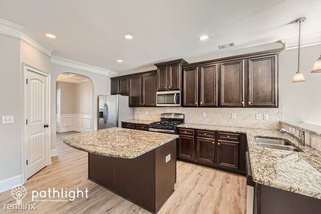 Building Photo - 5 br, 4 bath House - 268 Clubhouse Crossin...