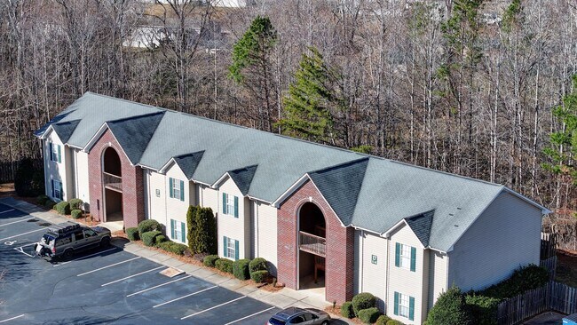 Building Photo - Spacious well-equipped 2bed/2bath in the h...