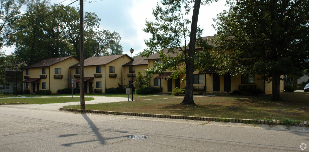 28192837 Breezewood Ave, Fayetteville, NC 28303 Apartments in