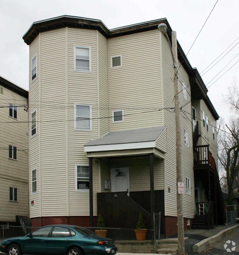 Primary Photo - 177 Essex St