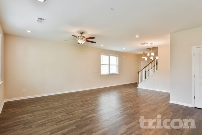 Building Photo - 135 Chapelcrest Ln