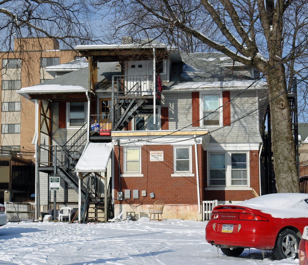 Building Photo - 120 E Fairmount Ave