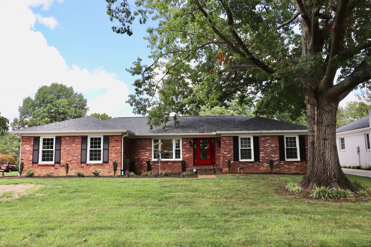 8601 Nottingham Pky, Louisville, KY 40222 House Rental in Louisville