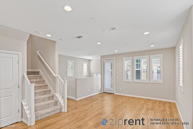 Foto del edificio - 3 br, 3.5 bath House - 3708 Pyramid Way, M...