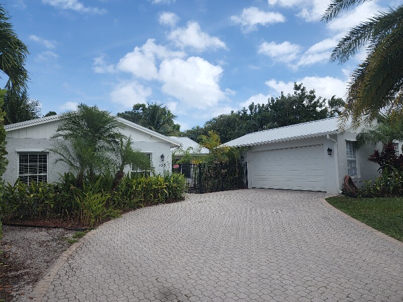 Primary Photo - 155 Lakeside Dr