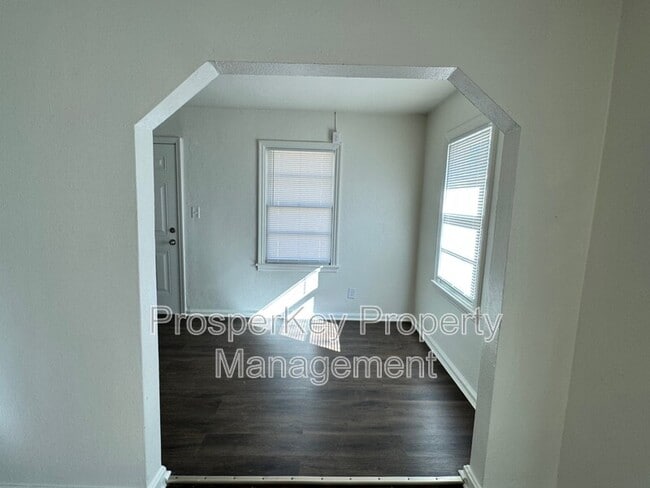 Foto del edificio - 1480 Brewer Ave