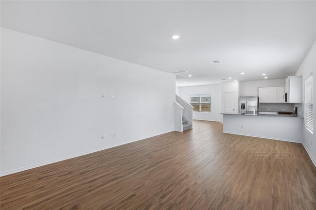 Building Photo - 141 Escondido Cir