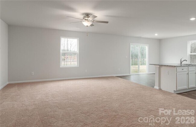 Foto del edificio - 4619 Hazelburn Dr