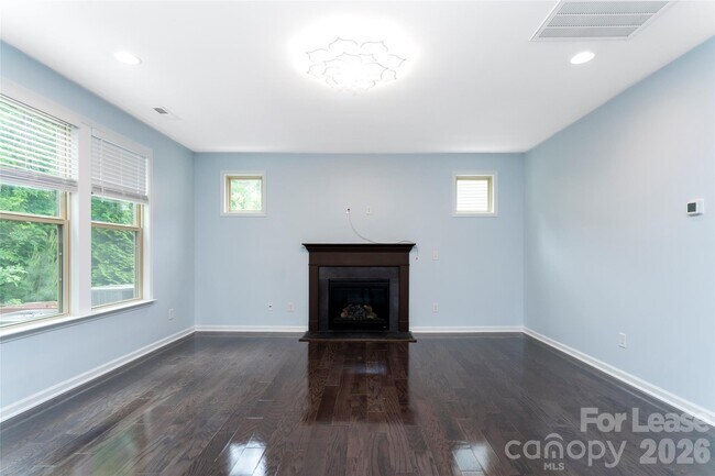 Foto del edificio - 4329 Hunton Dale Rd NW