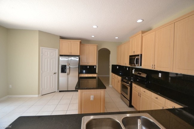 Foto del edificio - 5 br, 4 bath House - 12618 NW 18th Ct