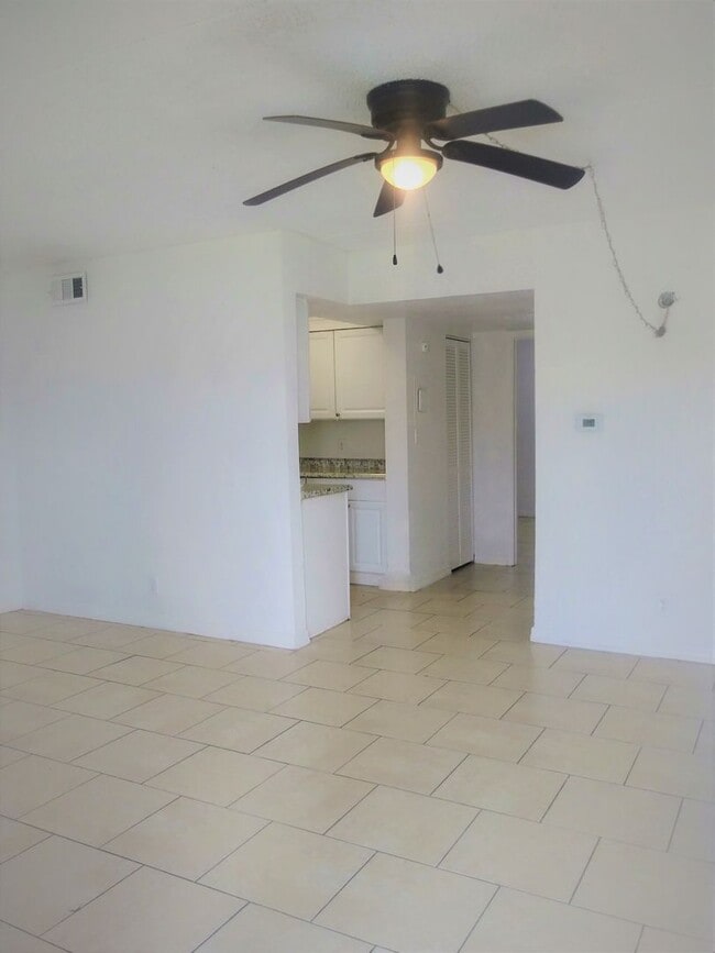 Building Photo - 1 Bedroom Apartment in Arlington Square Garden!