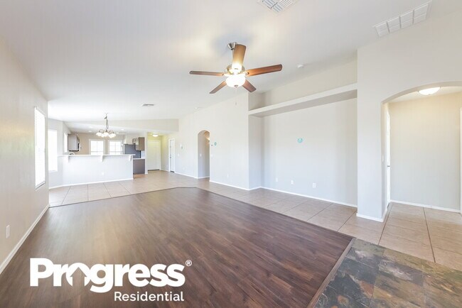 Building Photo - 15405 W Mercer Ln