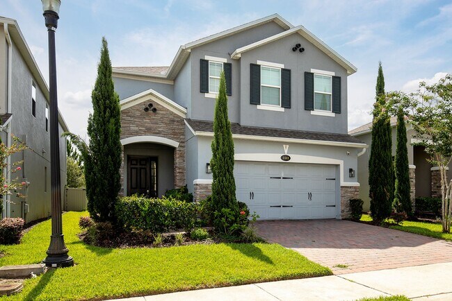 Building Photo - AMAZING 2 STORY HOME AVAILABLE AND BEAUTIFUL!