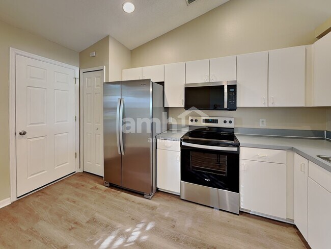 Foto del edificio - 214 Strada Dr