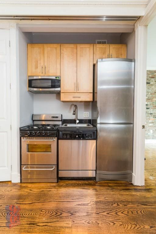 Foto del edificio - 47 E 1st St