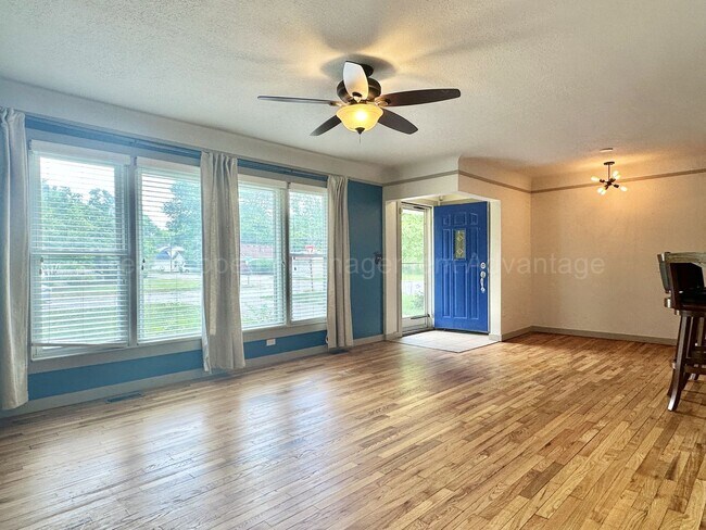 Foto del edificio - Bright 2-Bed Ranch Near Downtown Farmington