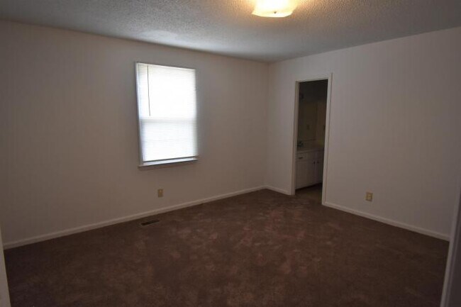 Building Photo - 3 bedroom in Goldsboro NC 27534