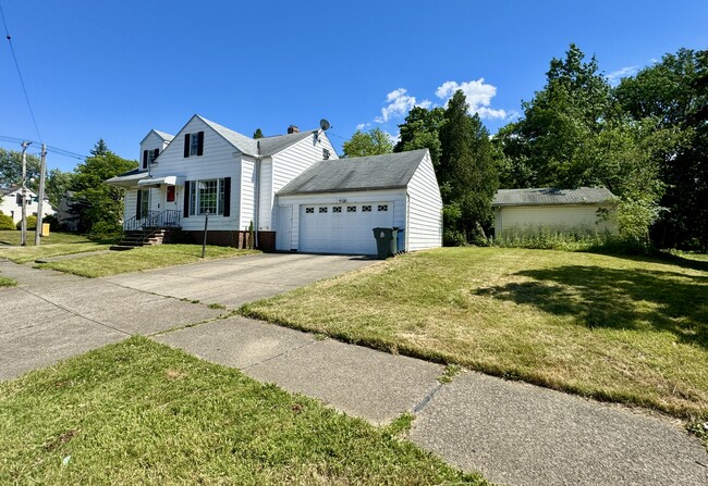Building Photo - 3434 Silsby Rd