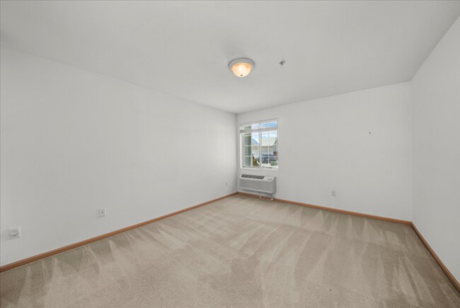 Foto del edificio - 132 Bertram Dr