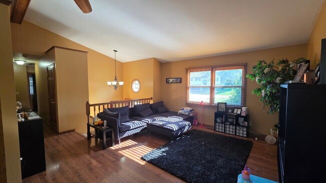 Foto del edificio - 3611 Fawn Ln