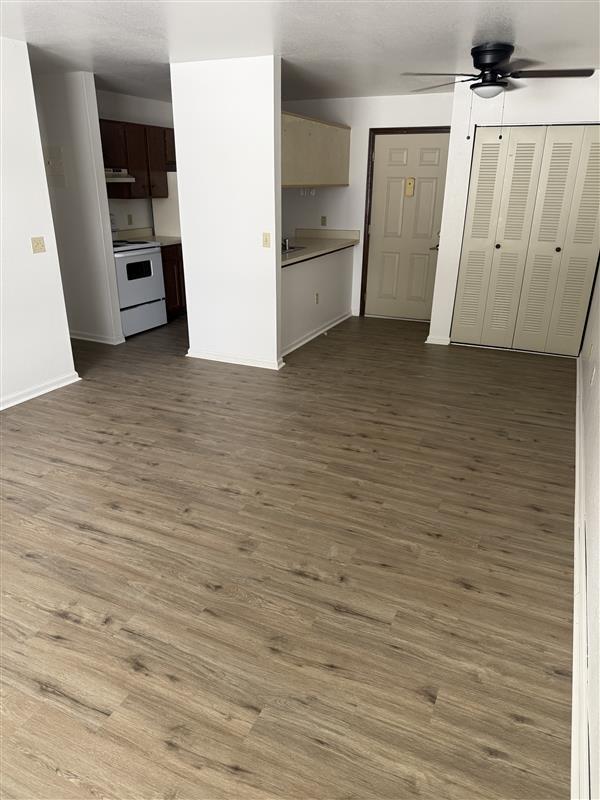 Building Photo - Pinecrest Manor