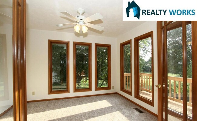 Building Photo - Huge 4 Bed Home!