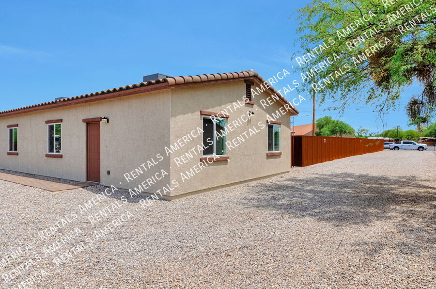 Foto principal - 3727 N Stone Ave