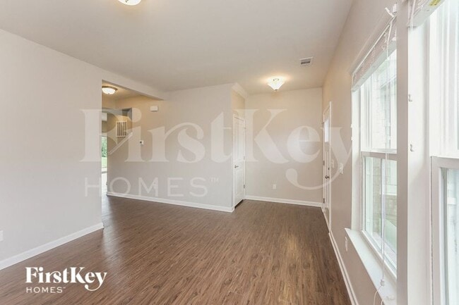 Building Photo - 102 Shanache Dr