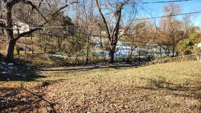 Foto del edificio - 248 Perthshire Rd