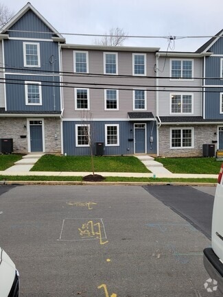 Building Photo - 308 E Nesquehoning St