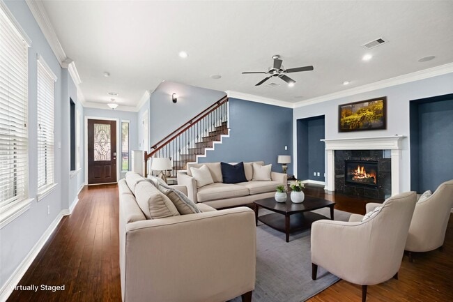 Building Photo - 3019 Royal Oaks Grove