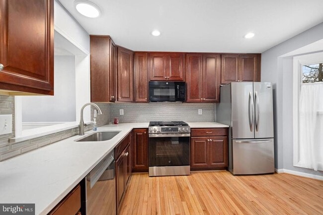 Building Photo - 43861 Laburnum Square