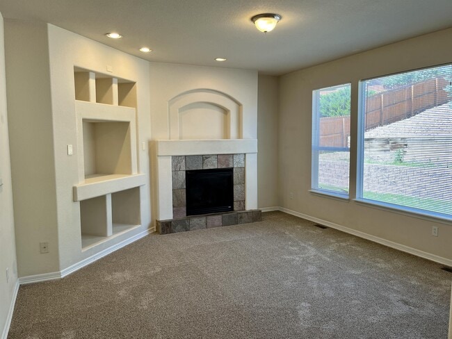 Building Photo - 7595 Fargo Dr