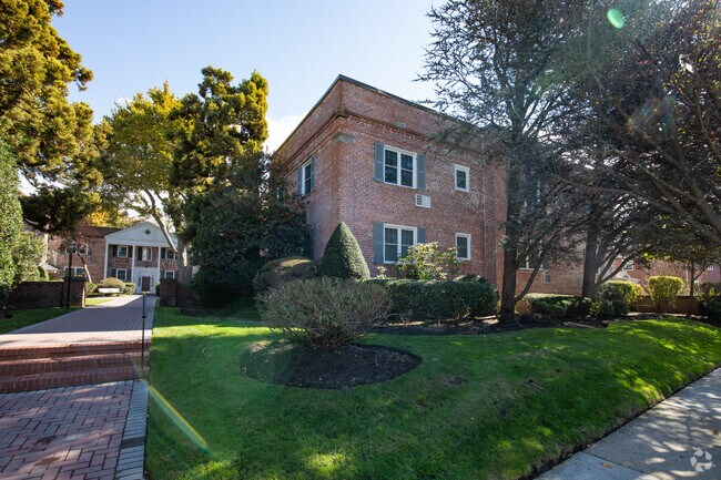 Foto del edificio - 43 N Forest Ave