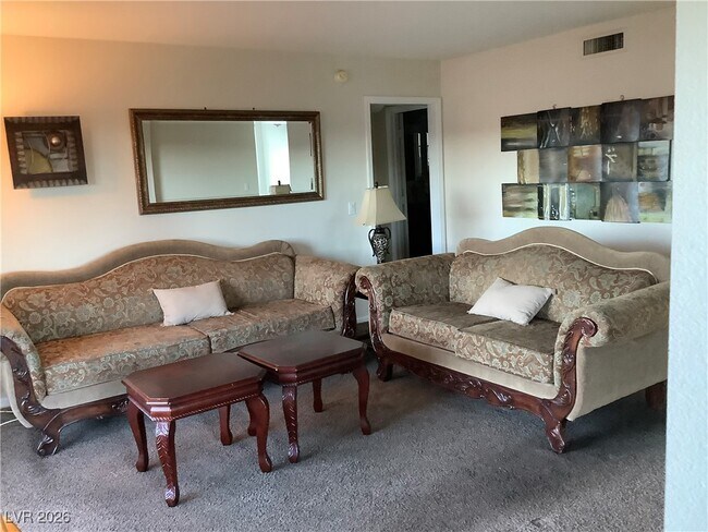 Foto del edificio - 682 Oakmont Ave