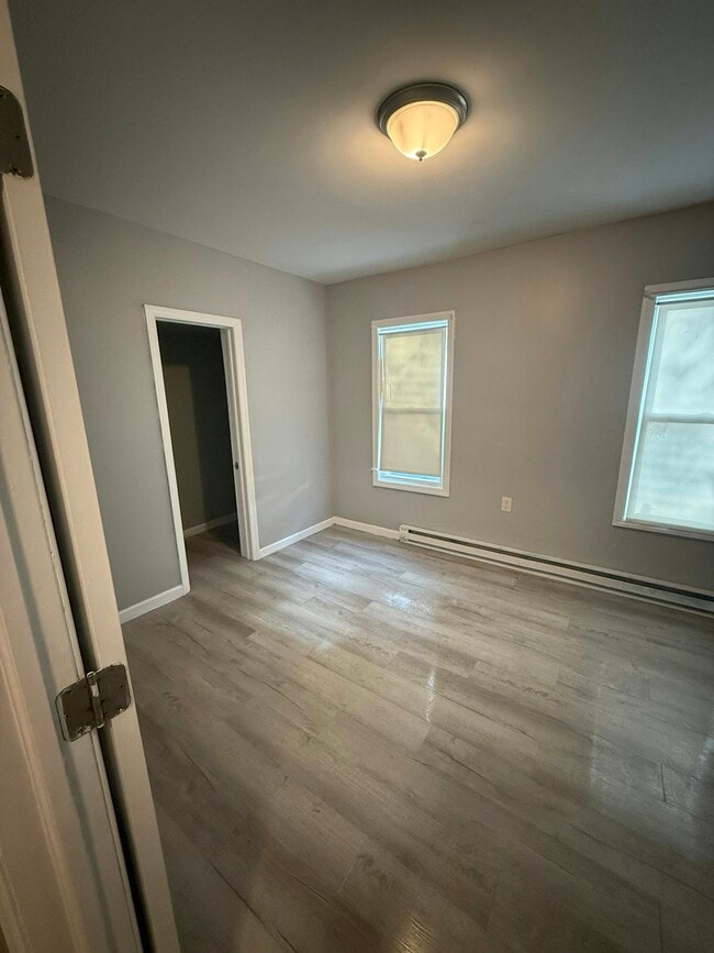 Building Photo - 188 Clinton St