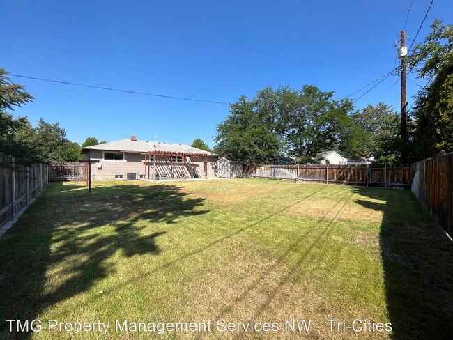 Building Photo - 3 br, 1 bath House - 2014 Newcomer Avenue