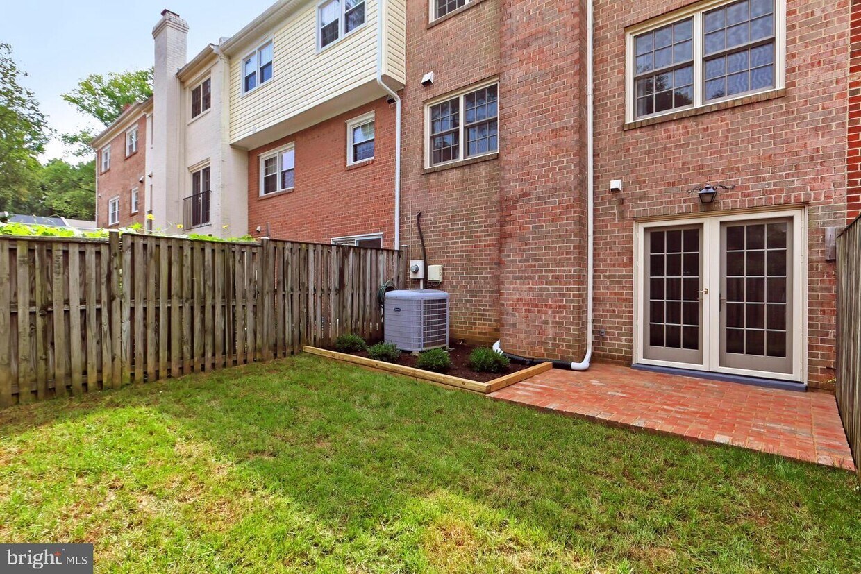 Primary Photo - 4528 King William Ct