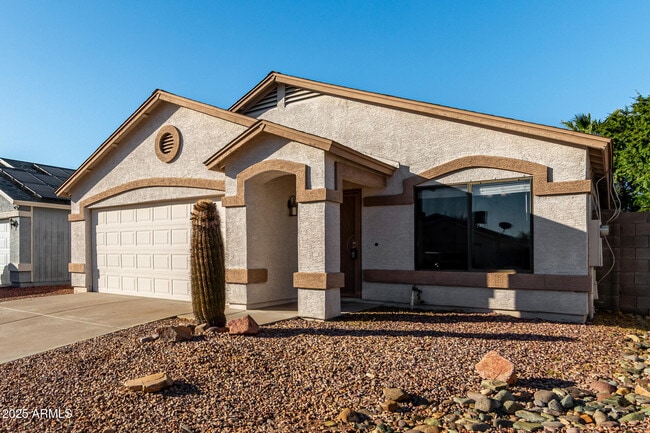 Building Photo - 3122 W Donald Dr