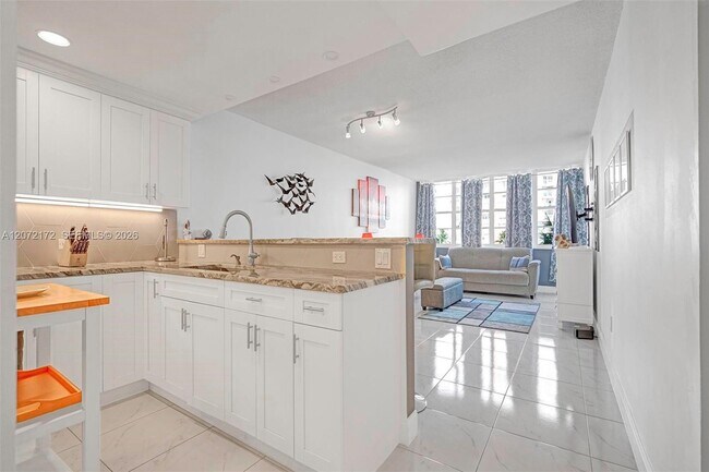 Foto del edificio - 1351 NE Miami Gardens Dr