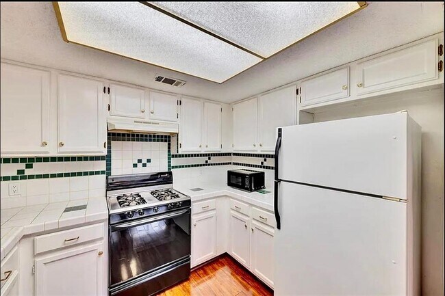 Foto del edificio - 7265 Coronado Cir