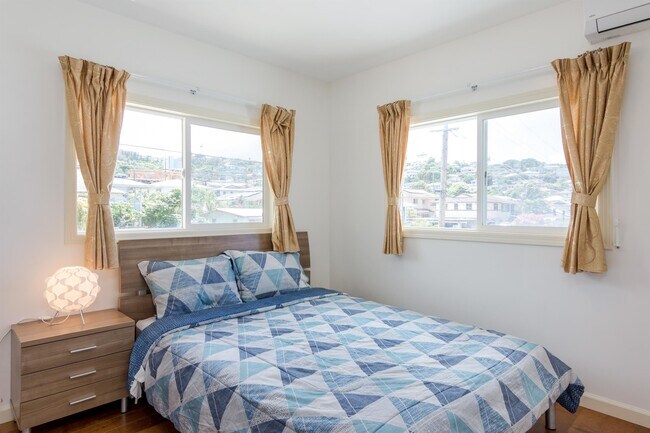 Foto del edificio - 1427 Hala Dr