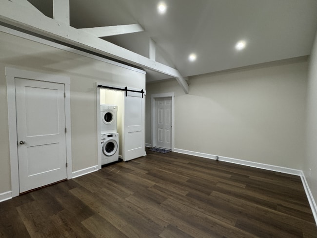 Foto del edificio - 630 Graham St