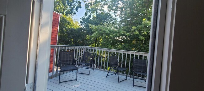 Building Photo - 33 Fulton Ave