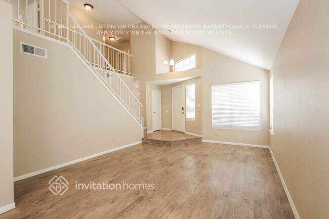 Building Photo - 7312 Queen Palm Dr