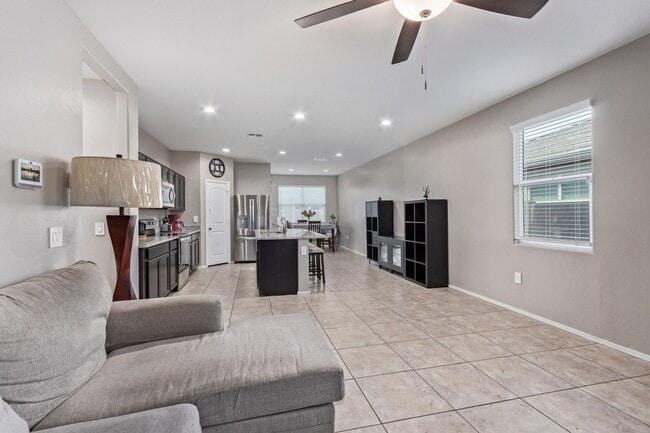 Building Photo - Charming 4BR House in Maricopa